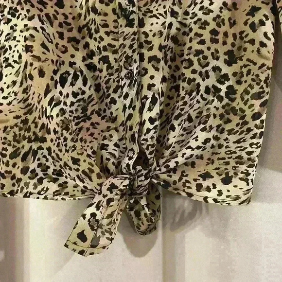 Women’s Cheetah Quarter Sleeve Glam Dollz Blouse - Picture 2 of 7
